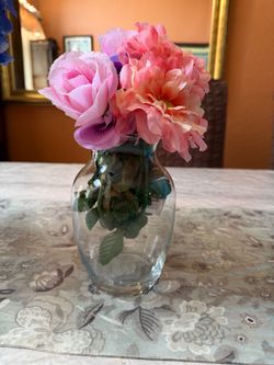 Glass vase with flowers