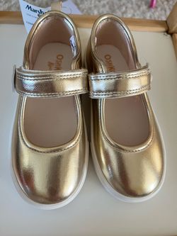 OshKosh B'gosh Gold Mary Jane Shoes Size 10