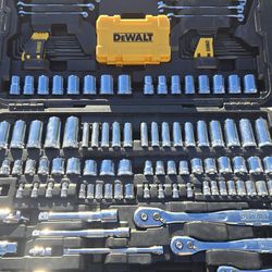 DEWALT Kit de herramientas para mecánico con estuche, juego de llaves métricas y estándar completo, 1/4" y 3/8" de transmisión, llaves hexagonales y h