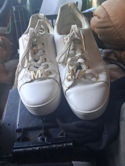 Michael kors  size 7  1/2