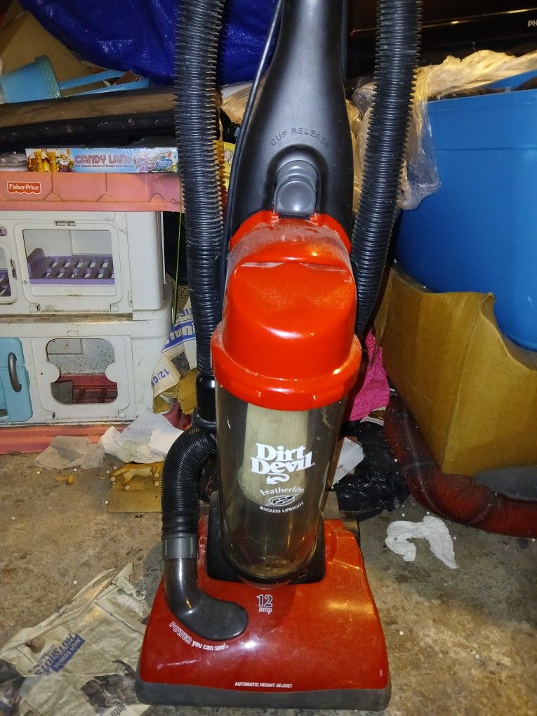 Dirt Devil Vacuum Cleaner 