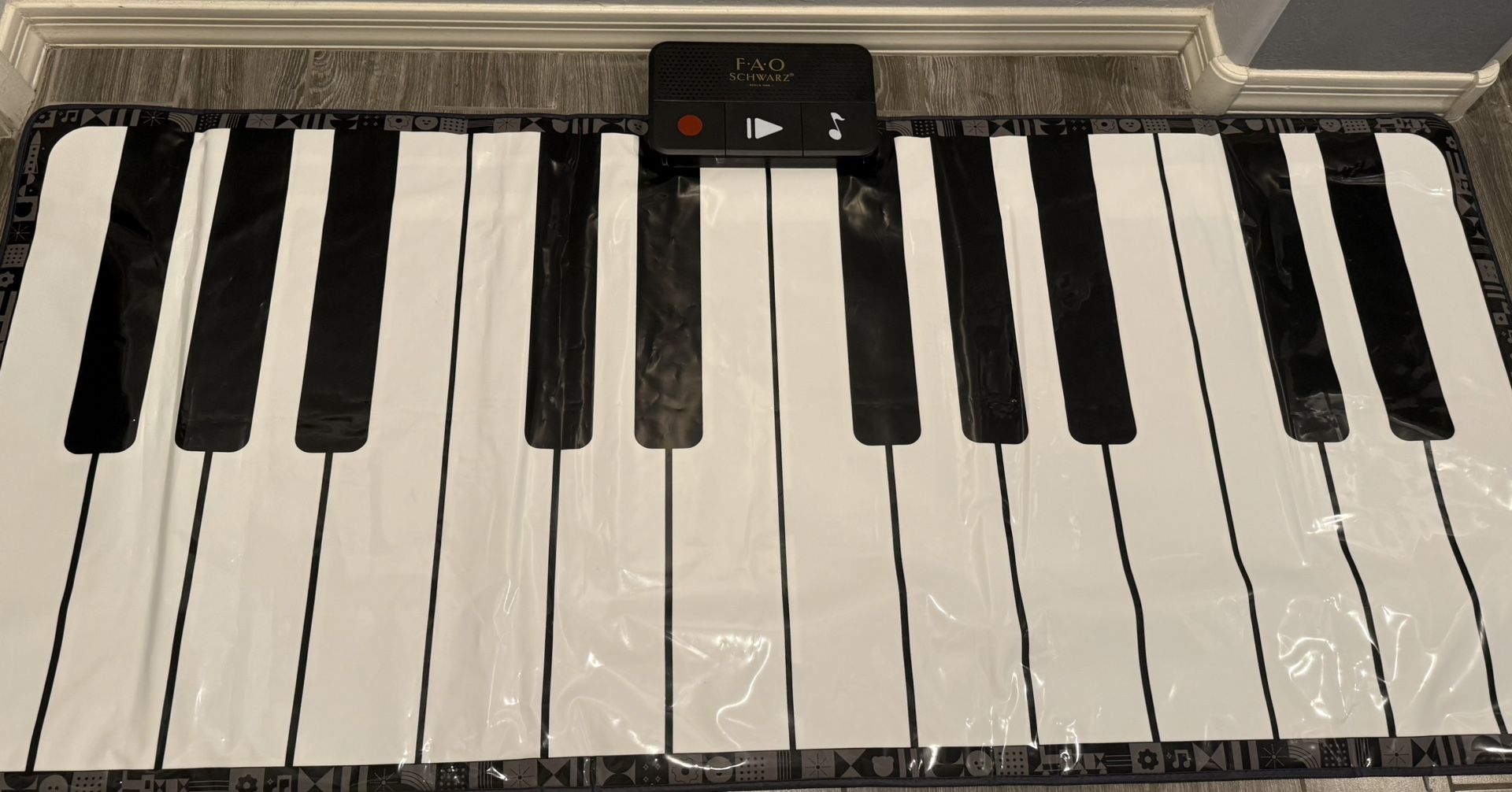 FAO Schwartz Keyboard