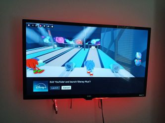 55 INCH BARELY USED ROKU TV