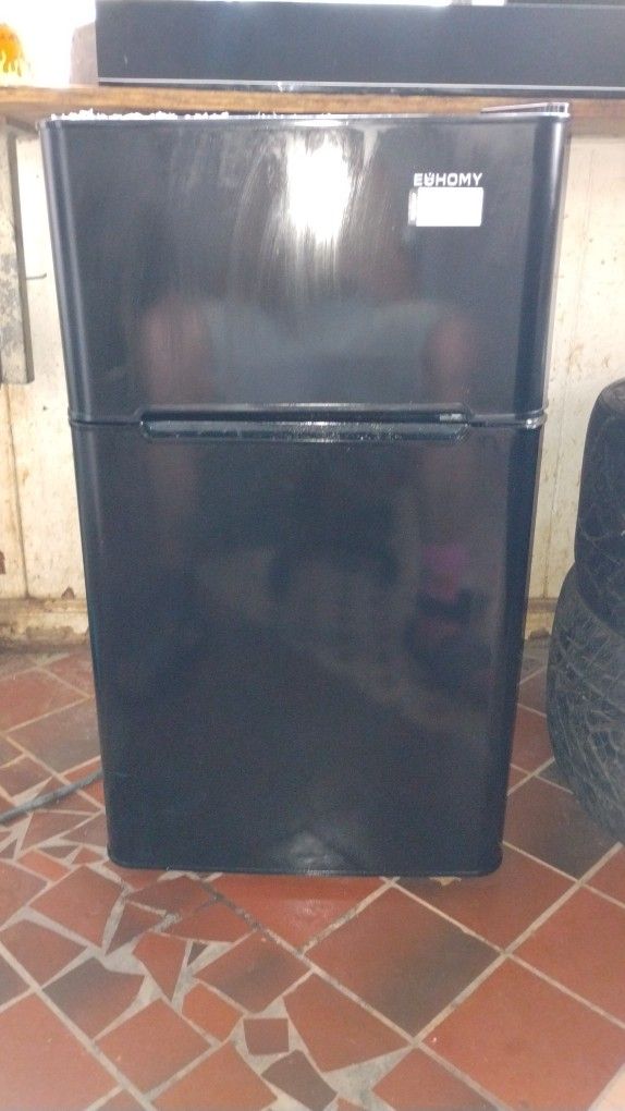 Euhomy Mini Fridge