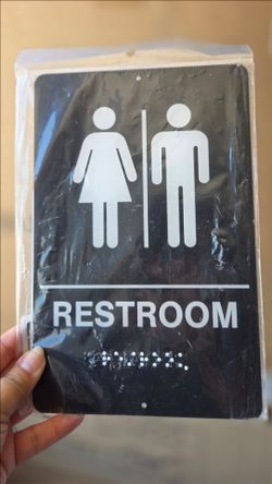 Unisex Restroom Sign with Braille)