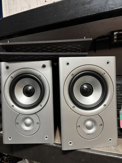 ***$60***Pair Of Polk Audio Monitor 30