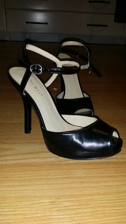 Nine West - Size 6 M