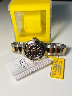Beautiful Brand New Never Worn Invicta Pro Diver 40mm Two Tone Stainless Quartz Watch