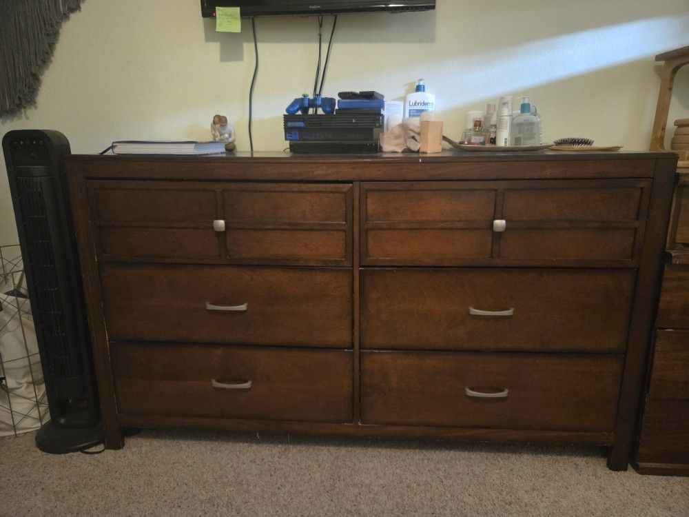 6 Drawer Dresser And Nightstand