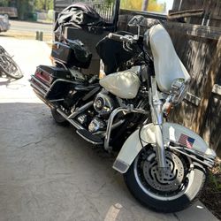 2005 POLICE ISSUE HARLEY ELECTRIC GLIDE