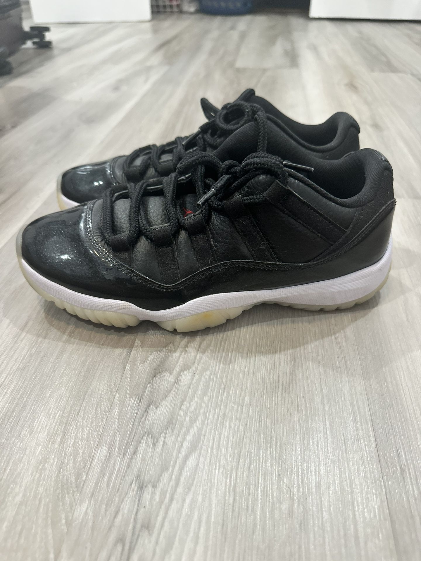 Jordan 11 Retro Low 