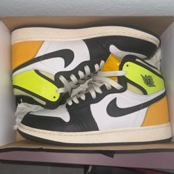 Retro Jordan 1 “Volt” Size 7Y