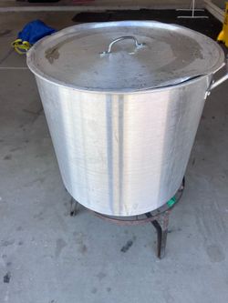82 Quart Bayou Classic Boil Pot w/ Burner