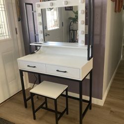 Make-up Vanity 