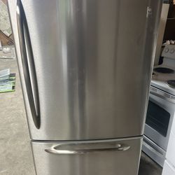 GE PROFILE REFRIGERATOR 