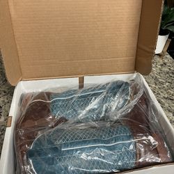 Boots Anderson Bean
