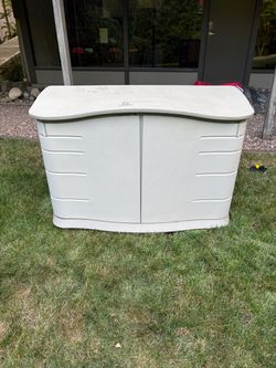 Rubbermaid Outdoor storage