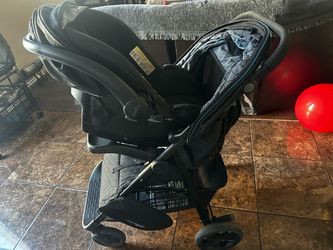 Evenflo stroller and car seat with 2 base