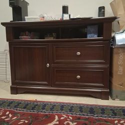 Cabinet Or TV Make An Offer
