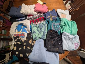 Girls Sweaters/Sweatshirts in San Fernando 91340