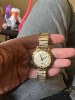 vintage 1950s Helbros manual wind mechanical wristwatch
