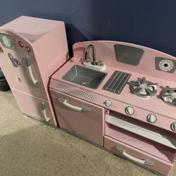 Cute Pink Reto Kitchen Ser (kids) $150 Firm 