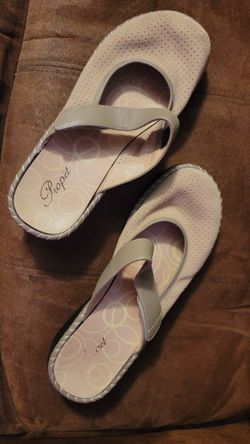 Propet Beige Sandels