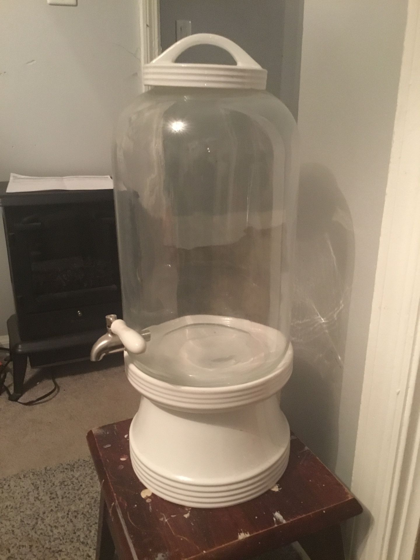 Water/Fluid Container With Spout