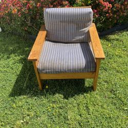 Nice Wood Patio Lounge Chair 