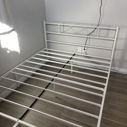 White metal bed frame (full)