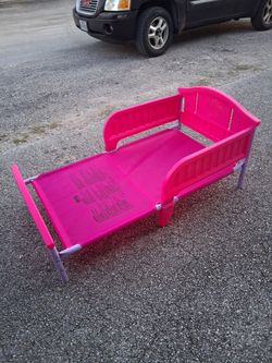 Toddler bed