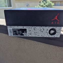 Air Jordan 4 Retro
