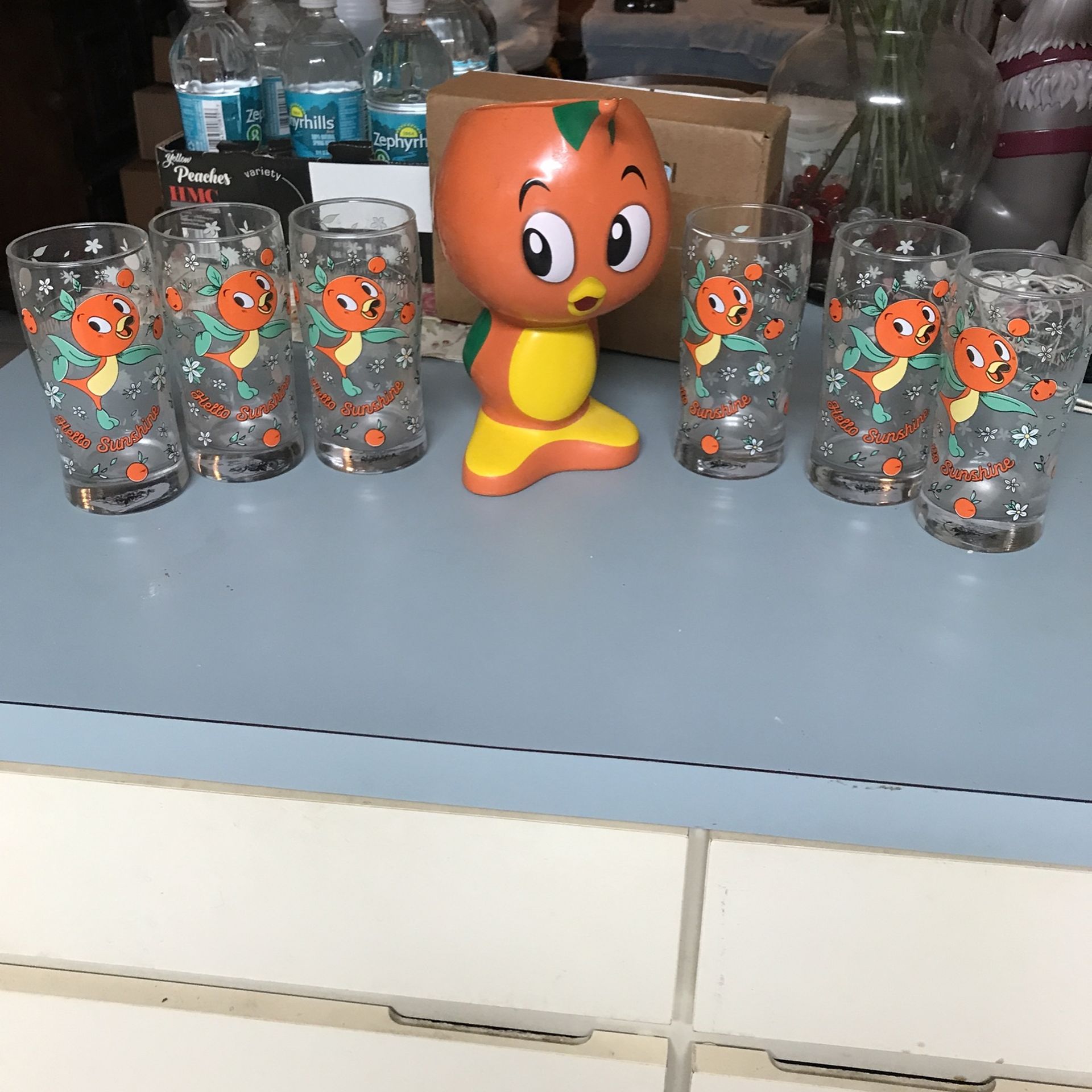 Walt Disney World Orange Bird Pitcher Plus 6 Glasses