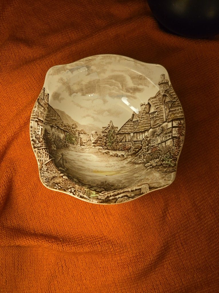 Johnson Bros Serving Oval Bowl