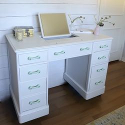 Desk with Hidden Mirror and Vanity Storage