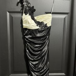 BLACK & WHITE PROM DRESS (5/6)