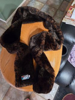 Vintage leopard 🐆 print faux fur woman's scarf, 71"x 5"