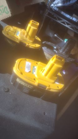 DeWalt 18 volt battery set ( 3)