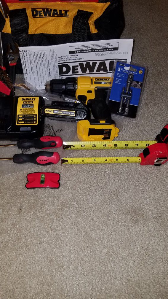 NEW Dewalt 20v MAX drill/driver with battery and charger and more
