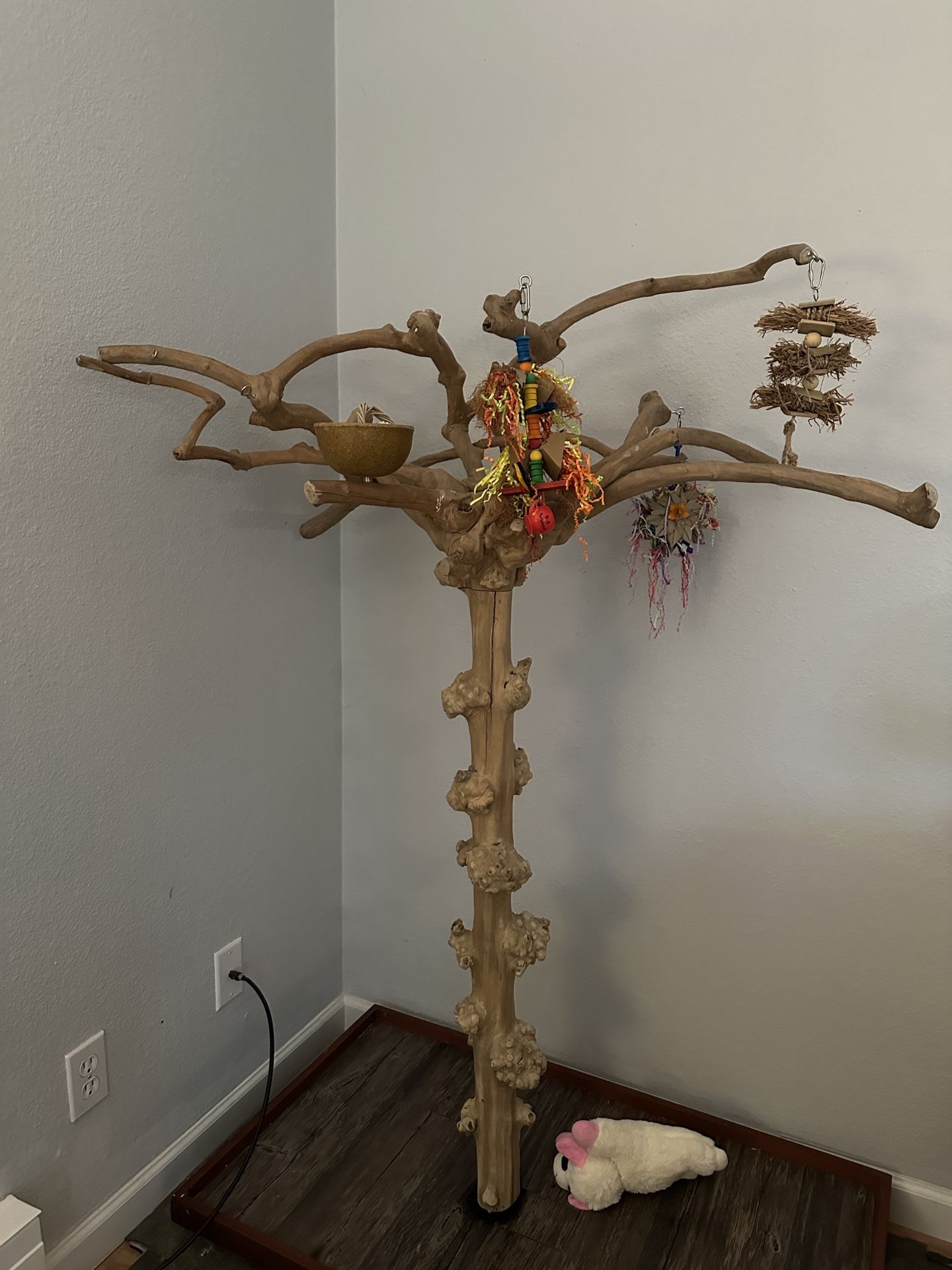 Large Parrot tree stand on wheels