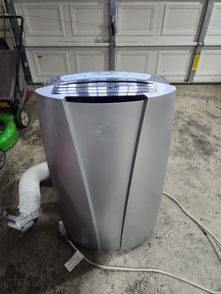 Delonghi PACT110P portable air conditioner