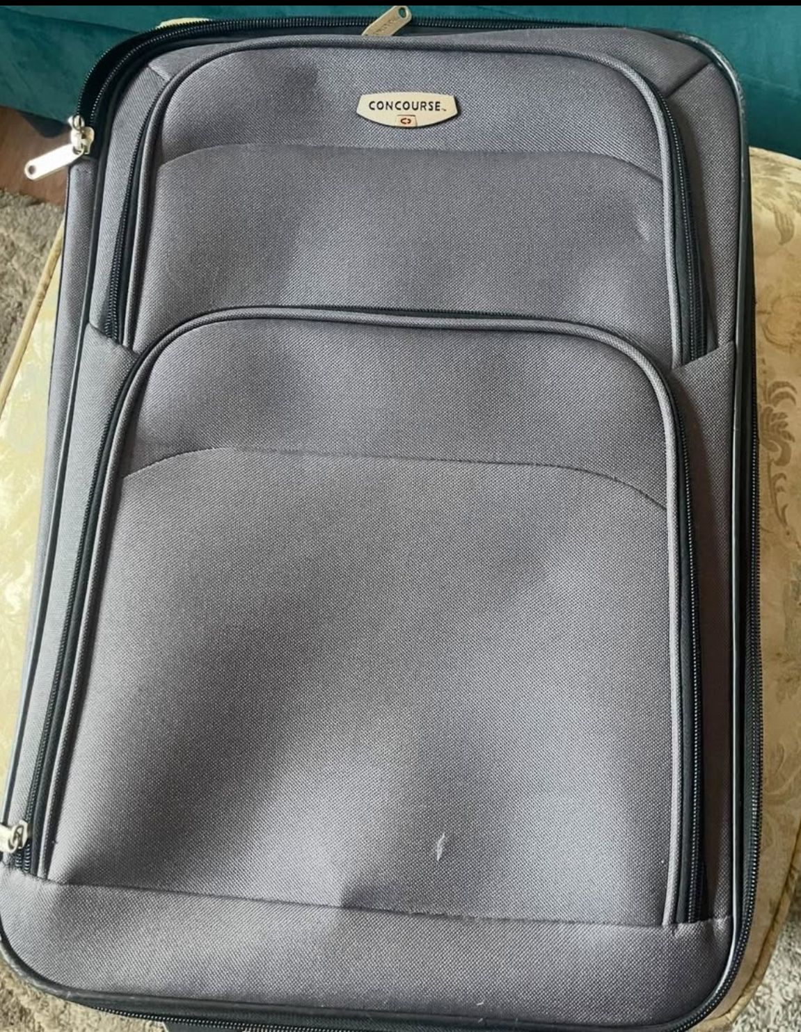Travel suitcase