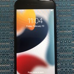 Apple iPhone 7 32GB Unlocked For Any Carrier Like New!