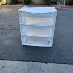 NEED GONE Sterlite 3 drawer plastic dresser