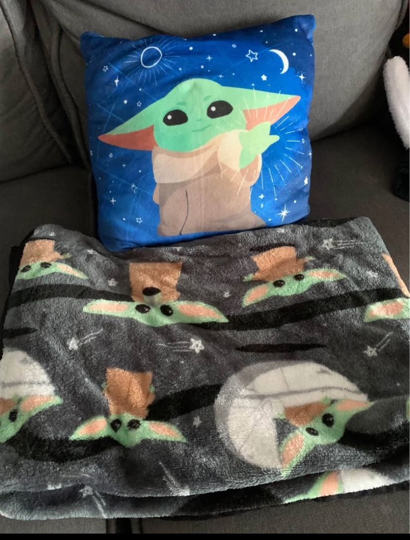 Baby Yoda Blanket And Pillow Set