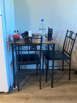 Free kitchenette table