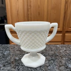 Vintage Westmoreland English Hobnail Milk Glass Open Sugar Bowl.  Size approximately 4 1/4 inches tall.  Preowned Excellent condition.  Has been on di
