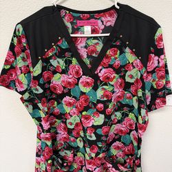 Large Pretty Roses Betsey Johnson Women’s Scrub Top.  Good Condition!