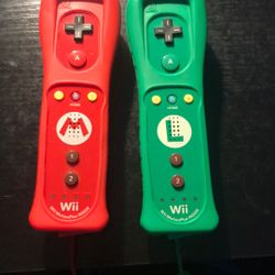 WII MARIO AND LUIGI REMOTE PLUS BOTH $60 VISALIA 