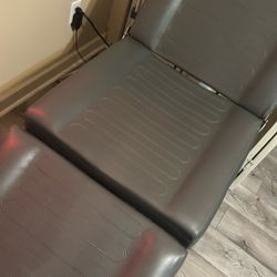 Free $2k Hydraulic TATTOO PMU ETC STUDIO CHAIR 360 Degrees  - Will Be Thrown Away In A Few Days